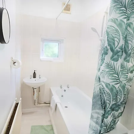 Apartament Lovely Two Bedroom Flat In St Michael's Hill