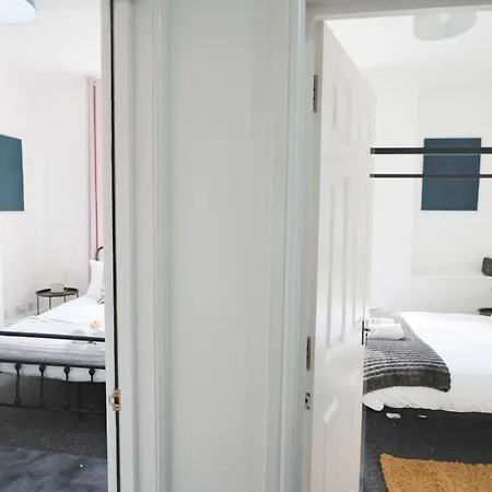 Lovely Two Bedroom Flat In St Michael's Hill