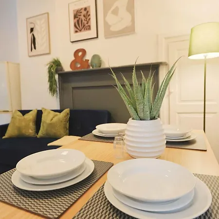 Apartamento Lovely Two Bedroom Flat In St Michael's Hill *