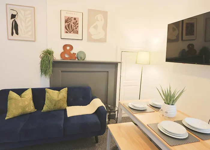 Apartamento Lovely Two Bedroom Flat In St Michael's Hill